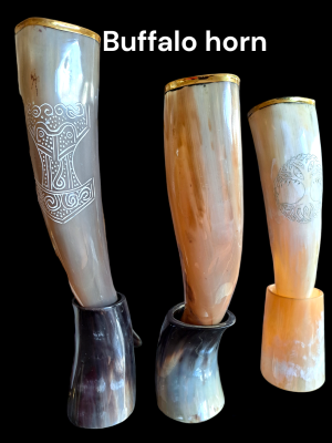 Horns with stands